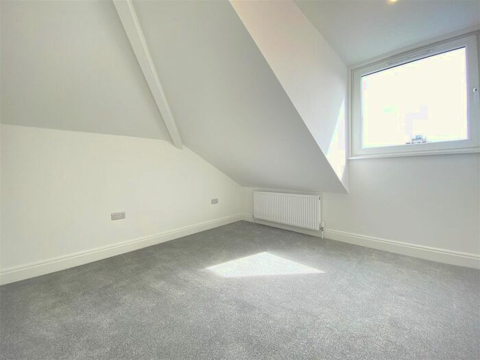 1 Bedroom Flat To Rent In Flat, Tynemouth House, N15