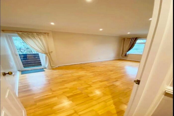 1 Bedroom Flat To Rent In Fern Drive, Hemel Hempstead, HP3