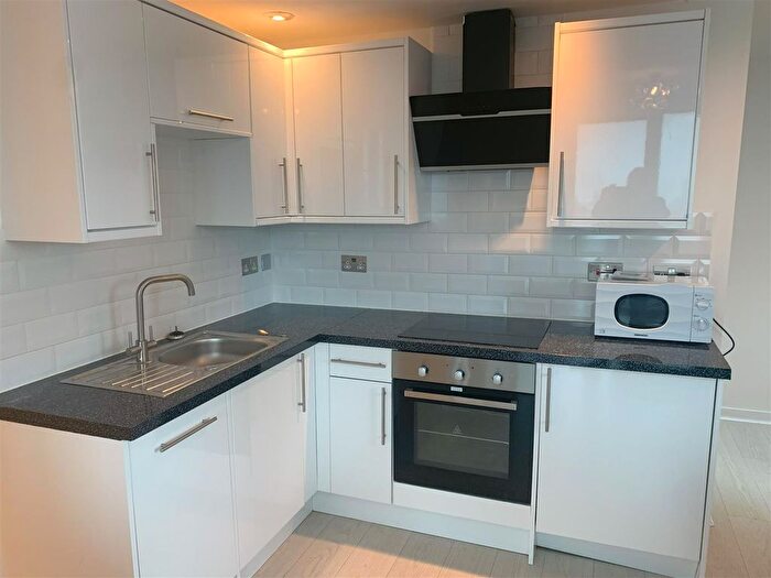 2 Bedroom Flat To Rent In Basilica, King Charles Street, Leeds, LS1