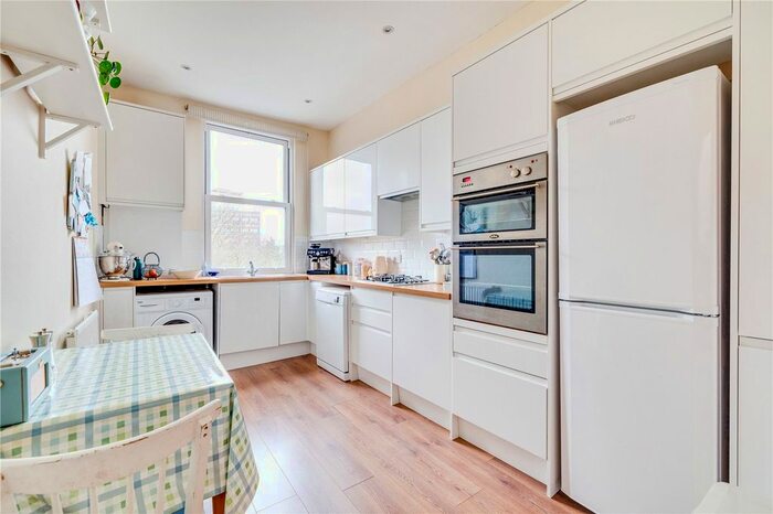 2 Bedroom Flat To Rent In Bramber Road, London, W14