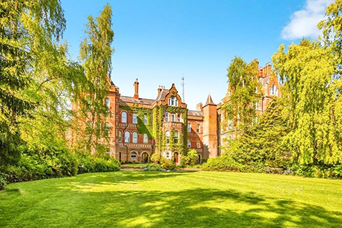 3 Bedroom Flat For Sale In Hine Hall, Nottingham, Nottinghamshire, NG3