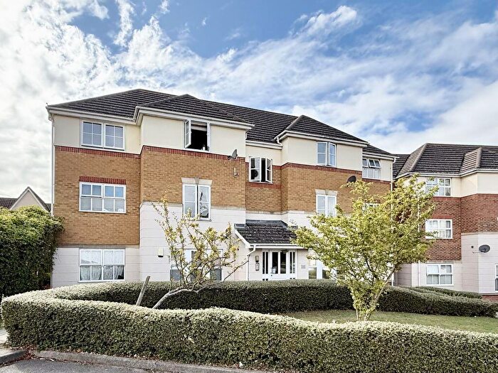2 Bedroom Flat To Rent In Merlin Close, Chafford Hundred, RM16