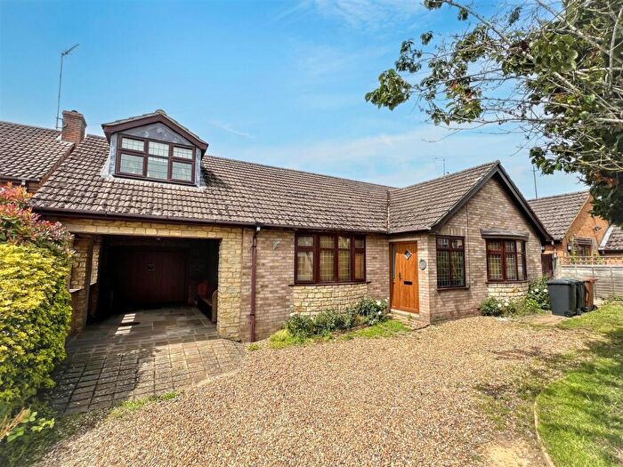 3 Bedroom Detached Bungalow To Rent In Hope Street, Bozeat, Wellingborough, NN29