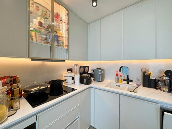 1 Bedroom Flat To Rent In Valencia Tower, Bollinder Place, EC1V