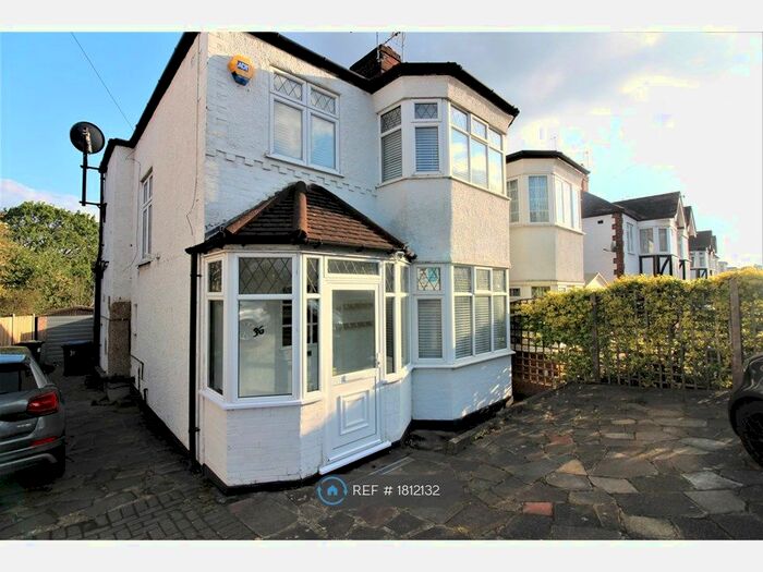 3 Bedroom Semi-Detached House To Rent In Hadley Way, London, N21