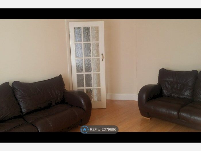 3 Bedroom End Of Terrace House To Rent In Canonsleigh Road, Dagenham, RM9