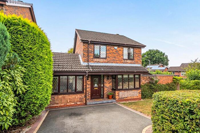 3 Bedroom Detached House For Sale In Mossdale, Wilnecote, Tamworth, B77