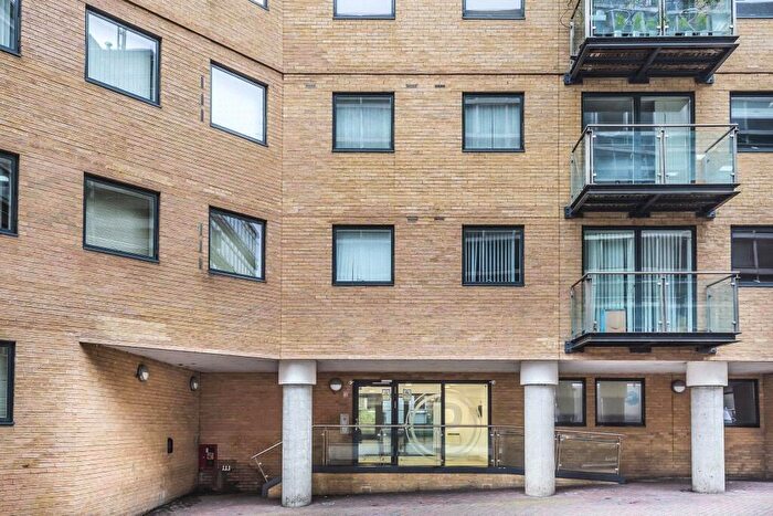 1 Bedroom Apartment To Rent In Merchants Place, Reading, Berkshire, RG1