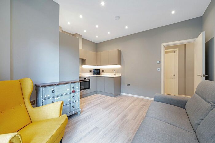 1 Bedroom Flat To Rent In Roxborough Avenue, Harrow, HA1