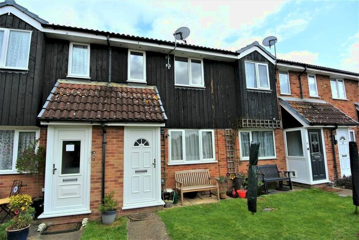 1 Bedroom Property To Rent In Pippins Court, Ashford, TW15