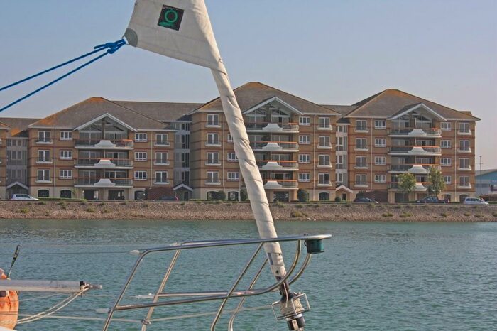 2 Bedroom Apartment To Rent In Sonata House, Lock Approach, Port Solent, PO6