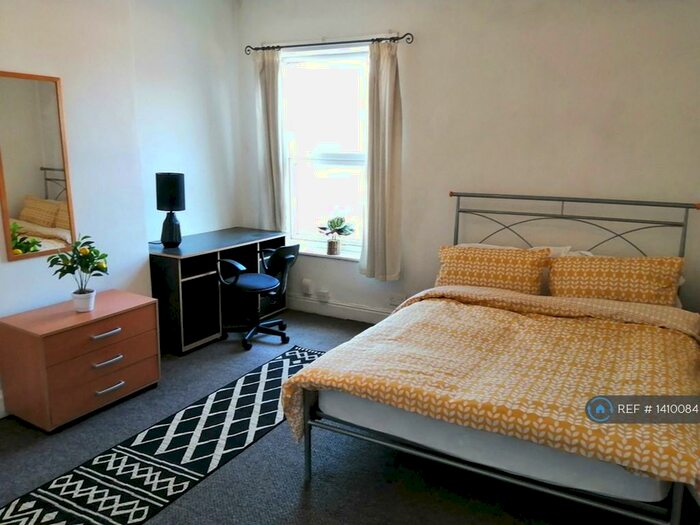 3 Bedroom Terraced House To Rent In Carlton Road, Stoke On Trent, ST4