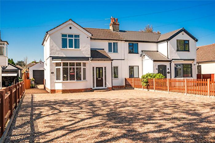 3 Bedroom Semi-Detached House For Sale In Louth Road, Grimsby, Lincolnshire, DN33