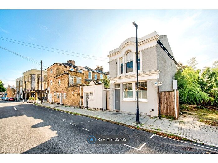 2 Bedroom Detached House To Rent In Combermere Road, London, SW9