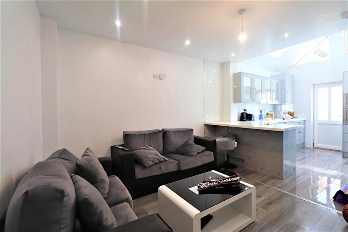 5 Bedroom Terraced House To Rent In Daisy Road, Birmingham, B16