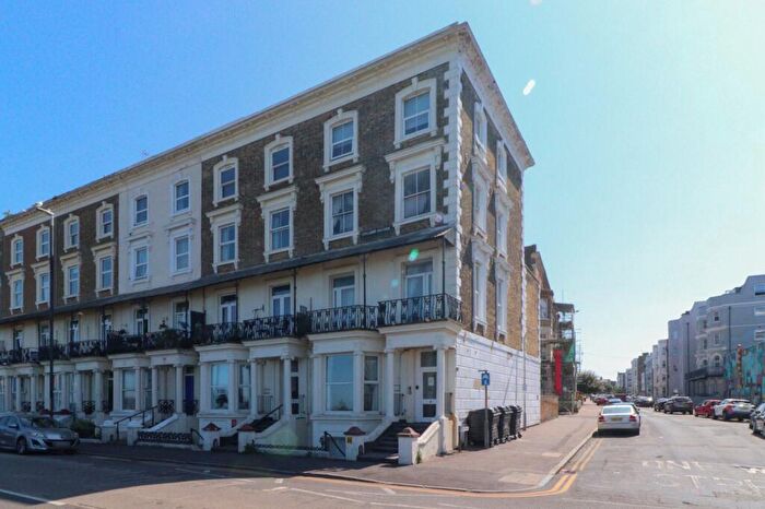 1 Bedroom Flat For Sale In Ethelbert Crescent, Margate, CT9