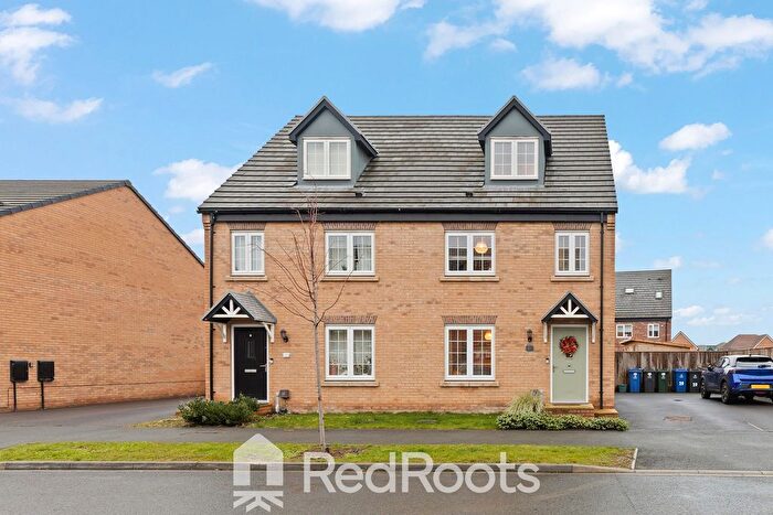 4 Bedroom Semi Detached House For Sale In Cutter Lane, New Rossington, Doncaster, South Yorkshire, DN11
