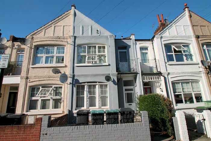 1 Bedroom Flat To Rent In Lascotts Road, Wood Green, London, N22