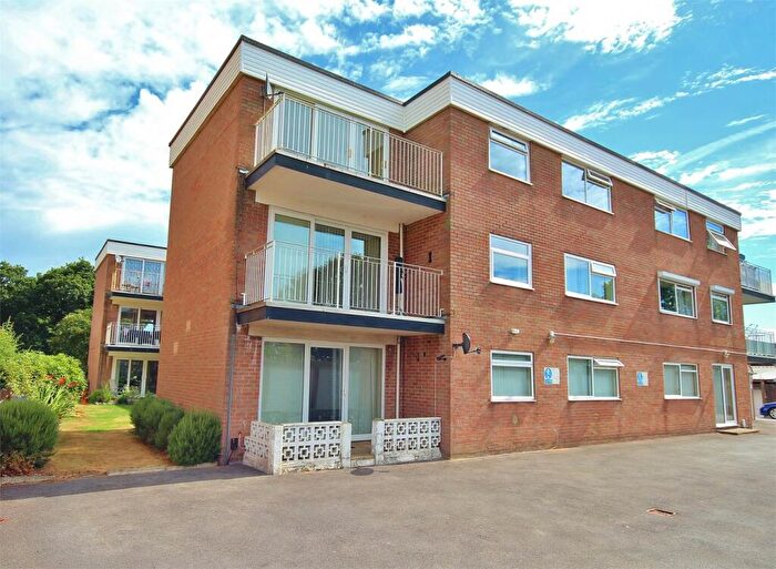 2 Bedroom Apartment For Sale In Wimborne Road, Oakdale, Poole, BH15