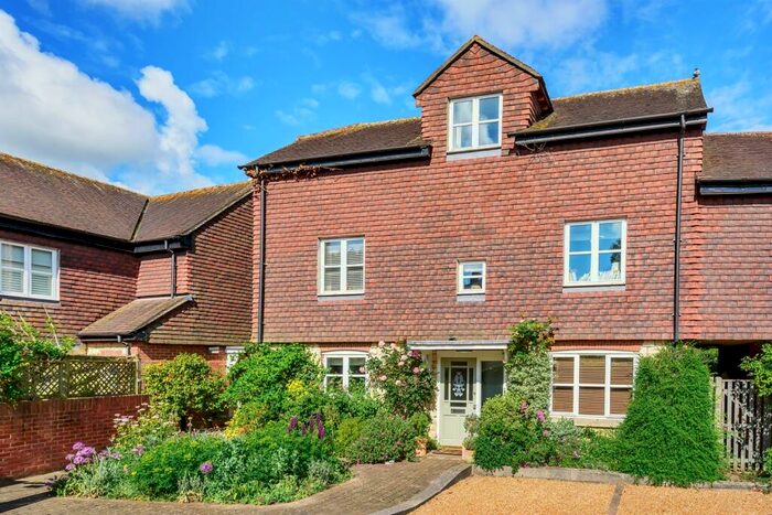 4 Bedroom Semi-Detached House To Rent In Rosemarys Courtyard, Lamberts Lane, Midhurst, GU29