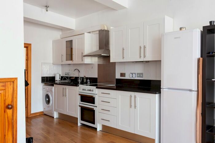 1 Bedroom Flat To Rent In Clapham Common South Side, London, SW4