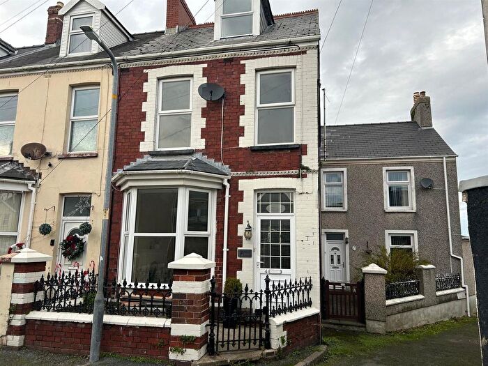3 Bedroom End Of Terrace House To Rent In Greville Road, Milford Haven, SA73