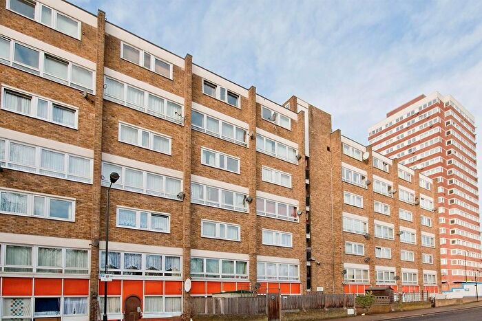 3 Bedroom Flat To Rent In Loweswater House, Mile End, E3