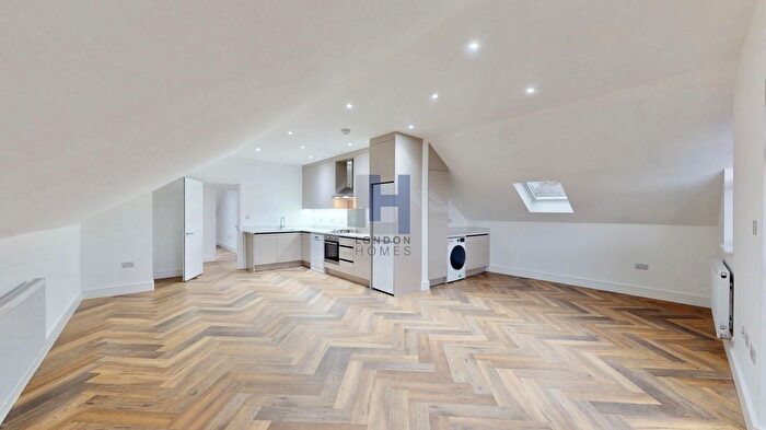 2 Bedroom Flat To Rent In Eastbourne, Acton, W3