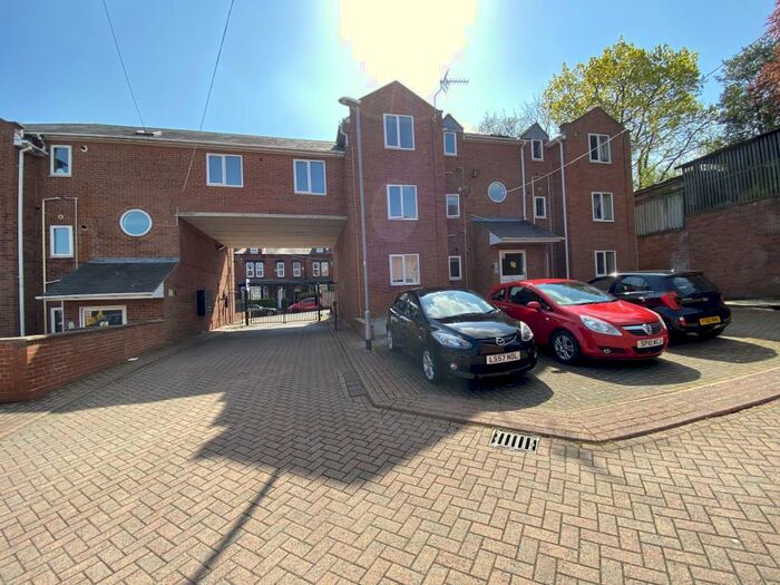 2 Bedroom Apartment To Rent In Delph Court, Leeds, LS6