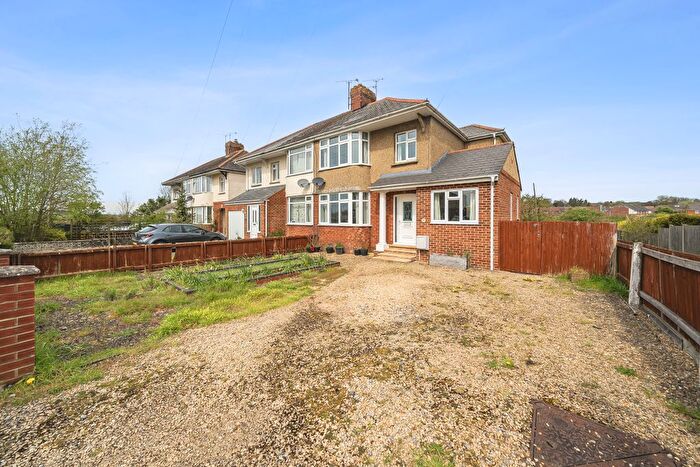 3 Bedroom Semi Detached House For Sale In Dunnington Road, Royal Wootton Bassett, SN4