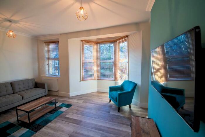 8 Bedroom Terraced House To Rent In Whitham Road, Sheffield, S10