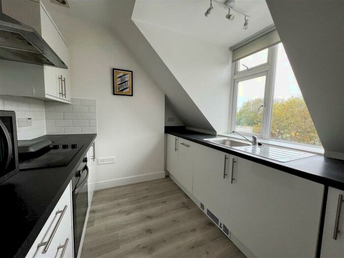 2 Bedroom Apartment To Rent In Exeter House, A The Broadway, London, Greater London, NW7