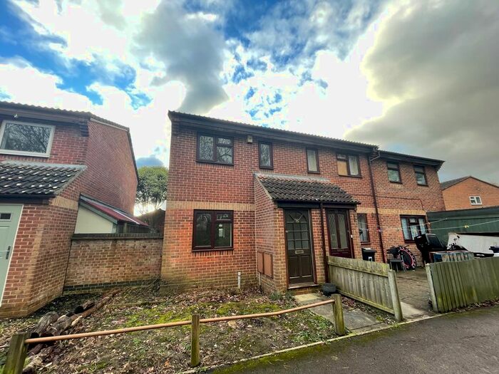 2 Bedroom Property To Rent In Hawthorn Close, Patchway, Bristol, BS34