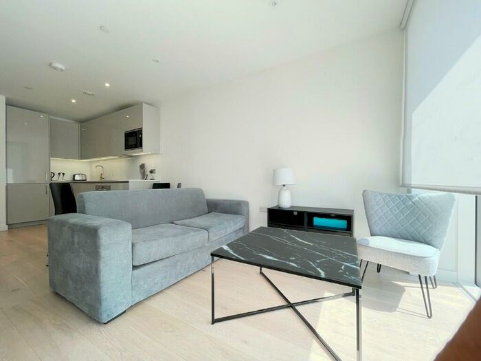 Studio To Rent In Deacon Street, London, SE17