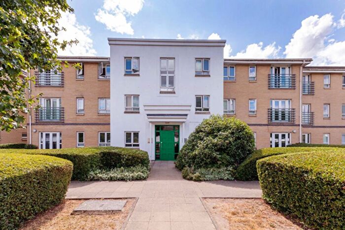 2 Bedroom Flat For Sale In Sovereign Heights, Langley, SL3