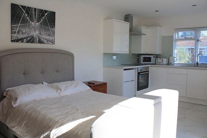 Studio To Rent In Viola Avenue, Stanwell, TW19