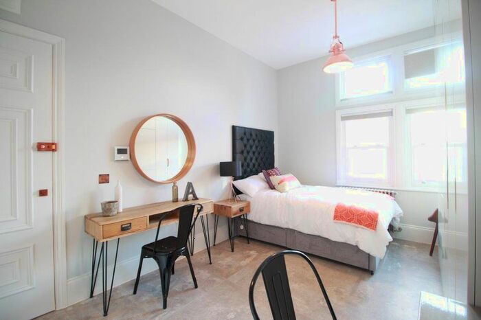 Studio To Rent In Weston Park, Crouch End, London, N8