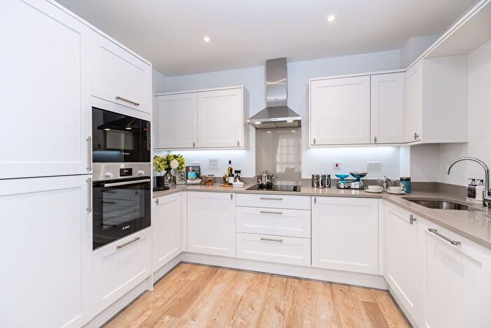 1 Bedroom Flat To Rent In High Street, Great Missenden, HP16