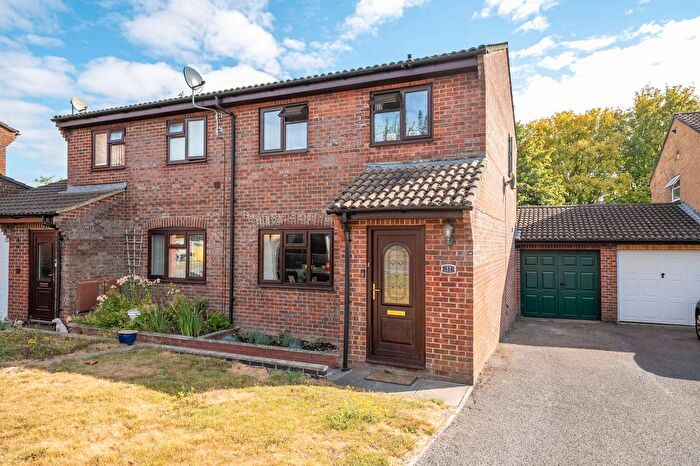 3 Bedroom Semi-Detached House For Sale In Cusden Drive, Andover, SP10