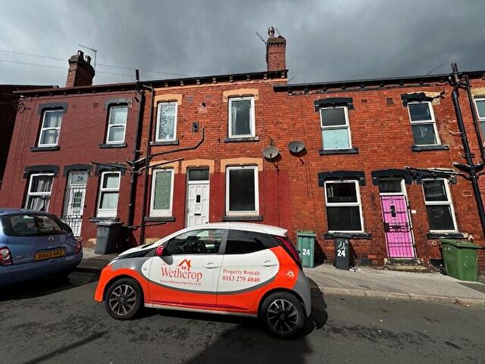 1 Bedroom Terraced House To Rent In Aviary Grove, Leeds, West Yorkshire, LS12