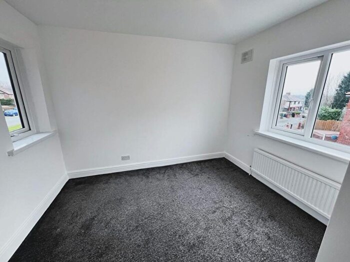 2 Bedroom Semi-Detached House For Sale In Leigh Road, Worsley, M28
