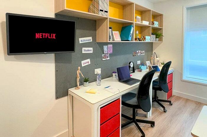 Studio To Rent In Walnut Tree Close, Guildford, GU1