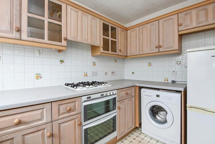 2 Bedroom Apartment To Rent In Surbiton, Surrey, KT5