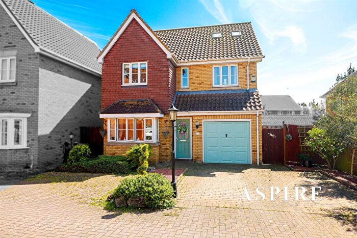 5 Bedroom House For Sale In Jasmine Close, Canvey Island, SS8
