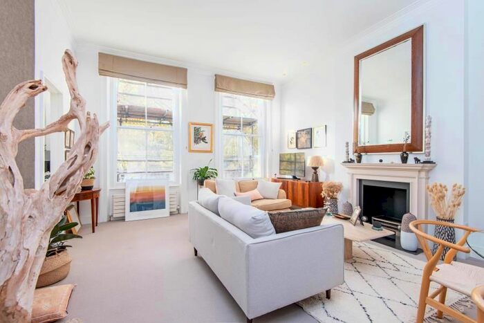 2 Bedroom Flat To Rent In Randolph Crescent, Little Venice, W9