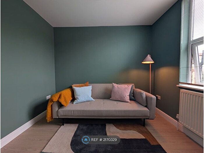 2 Bedroom Terraced House To Rent In Davenant Road, London, N19