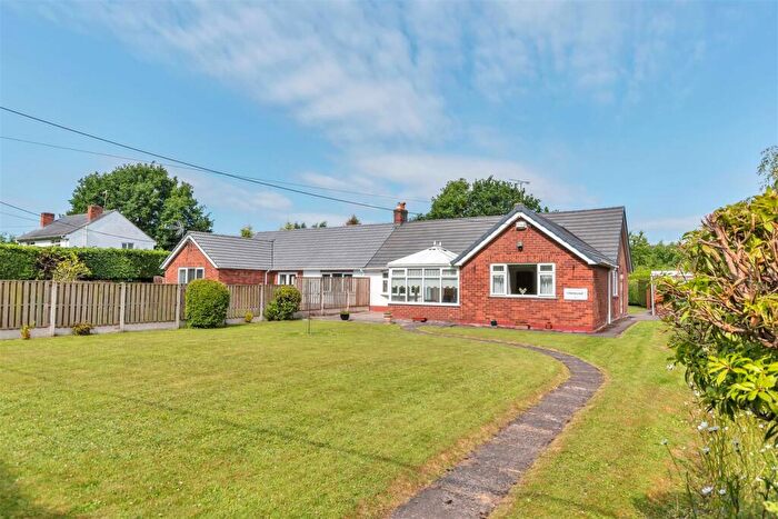 2 Bedroom Semi-Detached Bungalow For Sale In Park Road, Rhosymedre, LL14