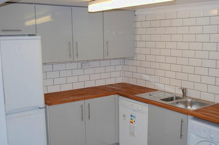 2 Bedroom Semi-Detached Bungalow To Rent In Mc Donald Road, Gillingham, ME7