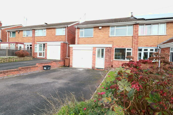 3 Bedroom Semi-Detached House To Rent In Birchley Rise, Solihull, B92