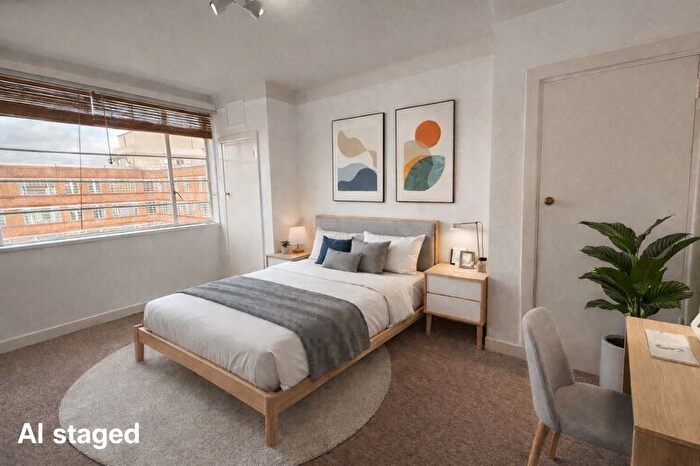 Studio For Sale In Balham High Road, London, SW17